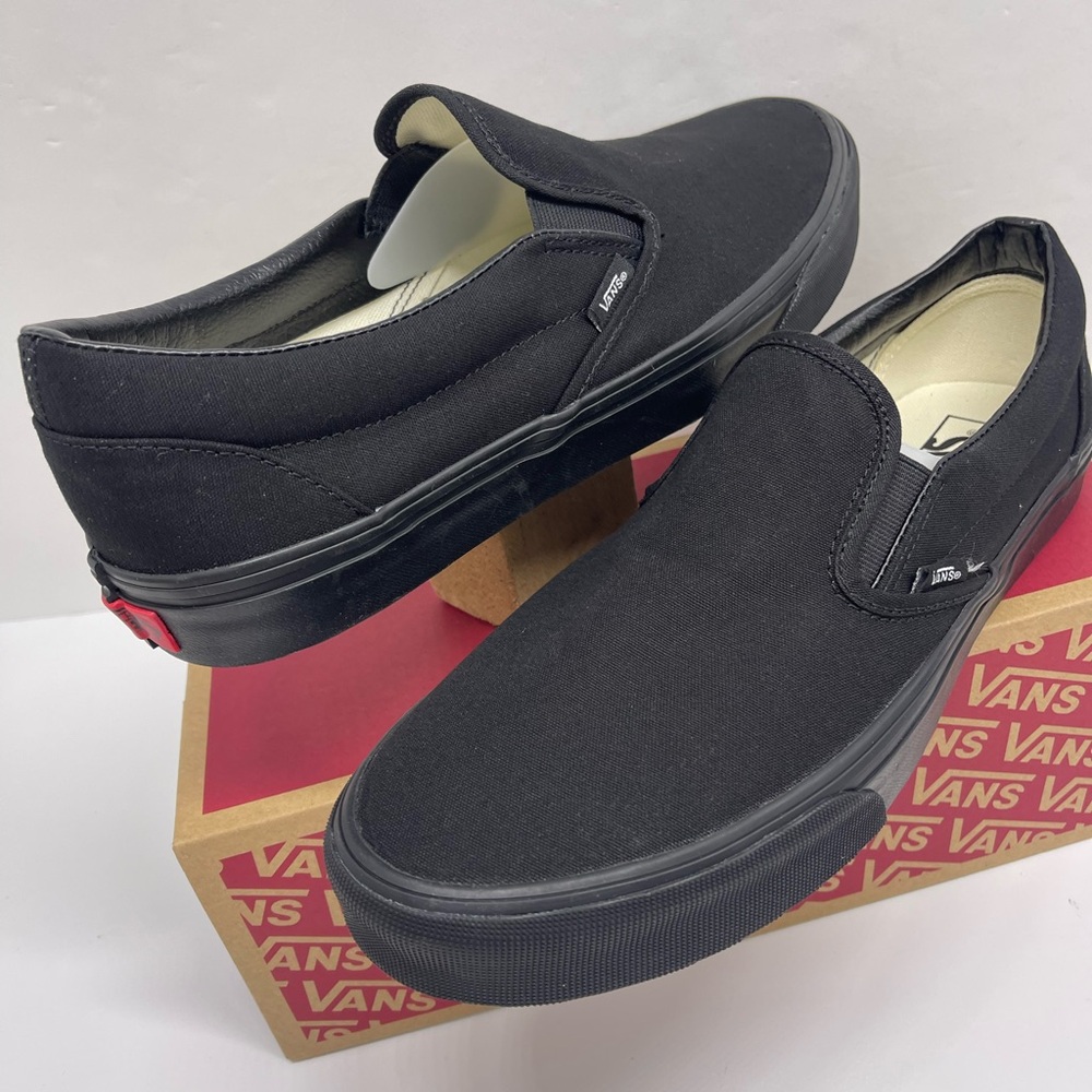 Vans WMNS Classic Black Slip-On Sneakers
Black/Black
VN000EYEBKA - Picture 9 of 16